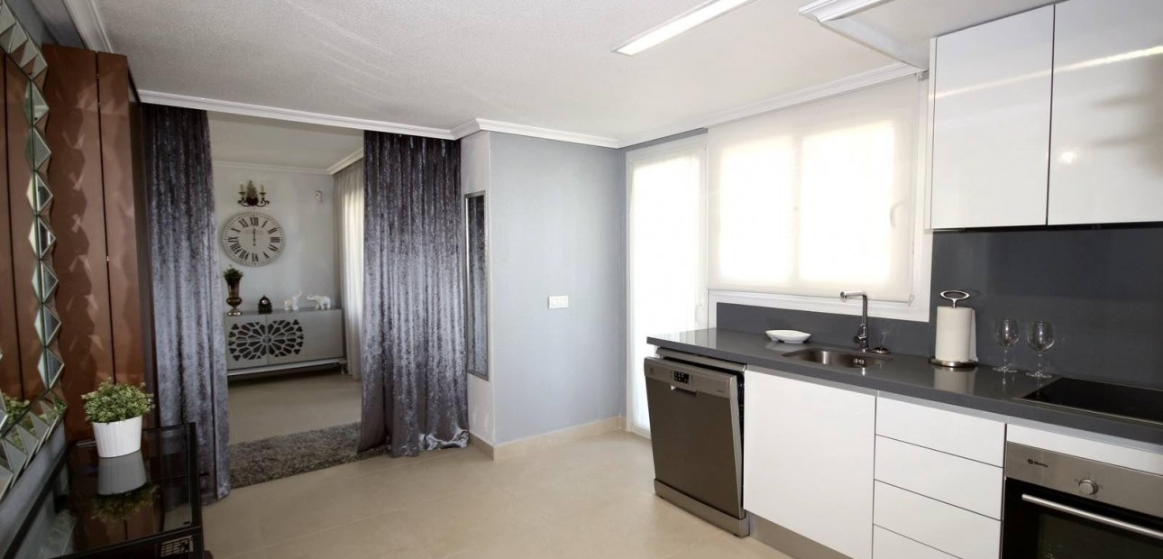 Herverkoop - Appartement / flat -
Torrevieja - Punta prima