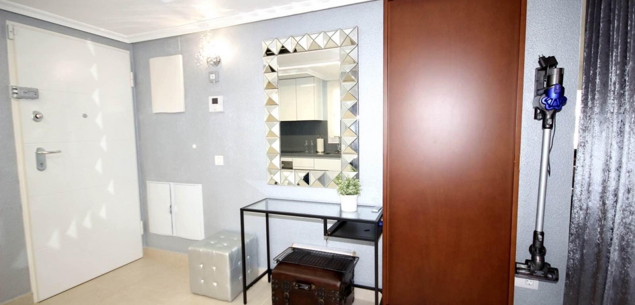 Herverkoop - Appartement / flat -
Torrevieja - Punta prima