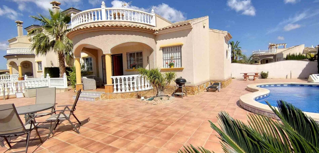 Herverkoop - House -
Guardamar del Segura - Urb el raso
