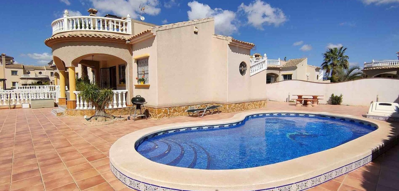 Herverkoop - House -
Guardamar del Segura - Urb el raso