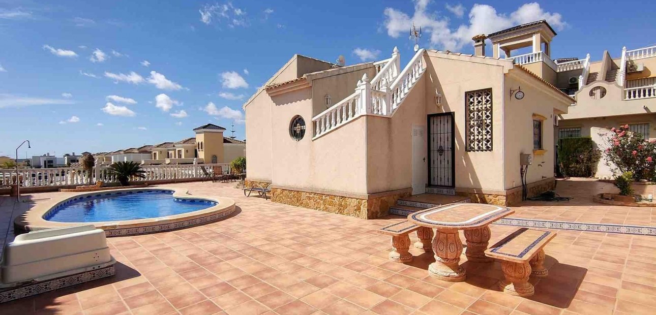 Herverkoop - House -
Guardamar del Segura - Urb el raso