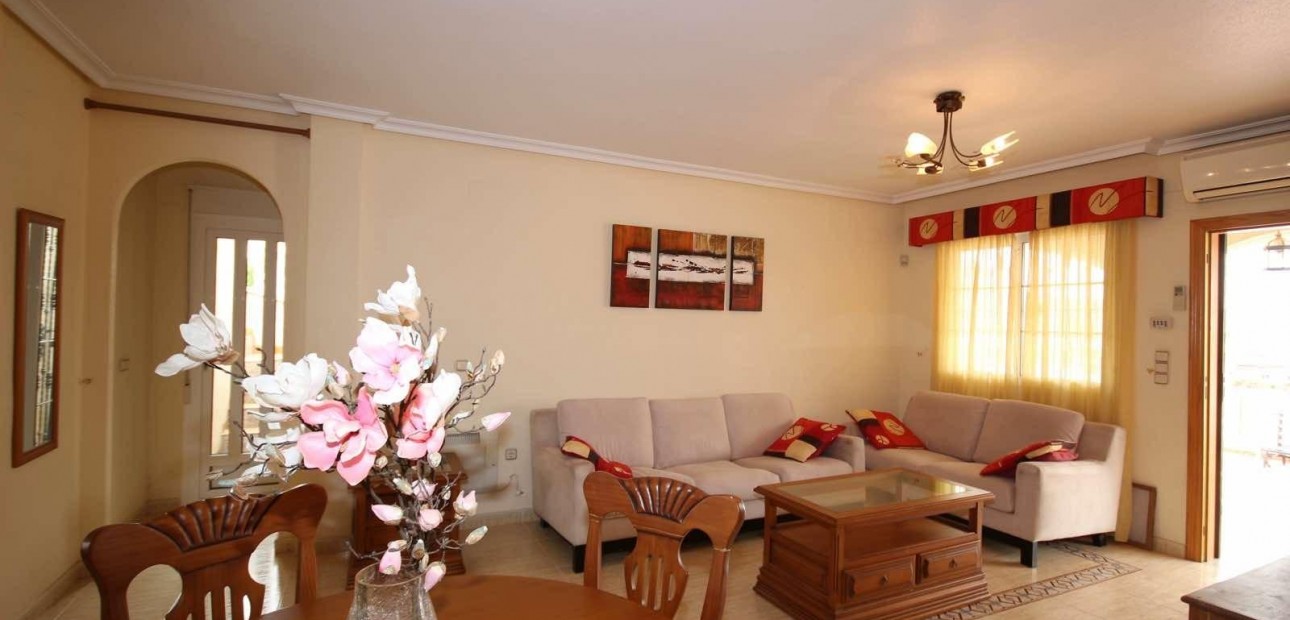 Herverkoop - House -
Guardamar del Segura - Urb el raso