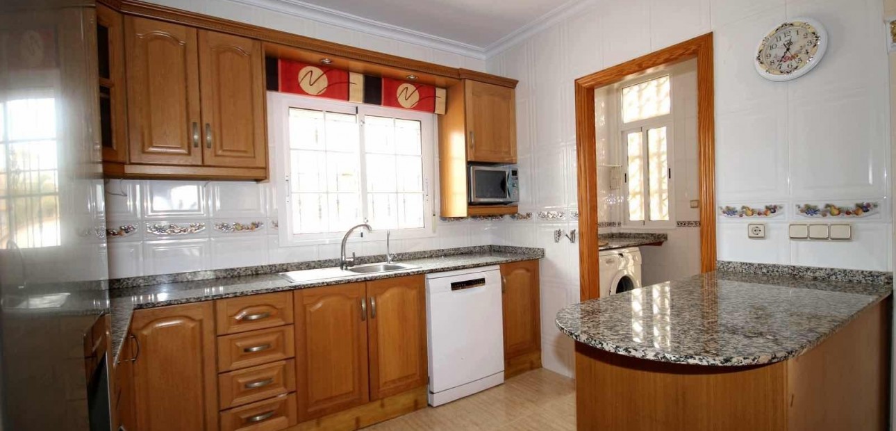 Herverkoop - House -
Guardamar del Segura - Urb el raso