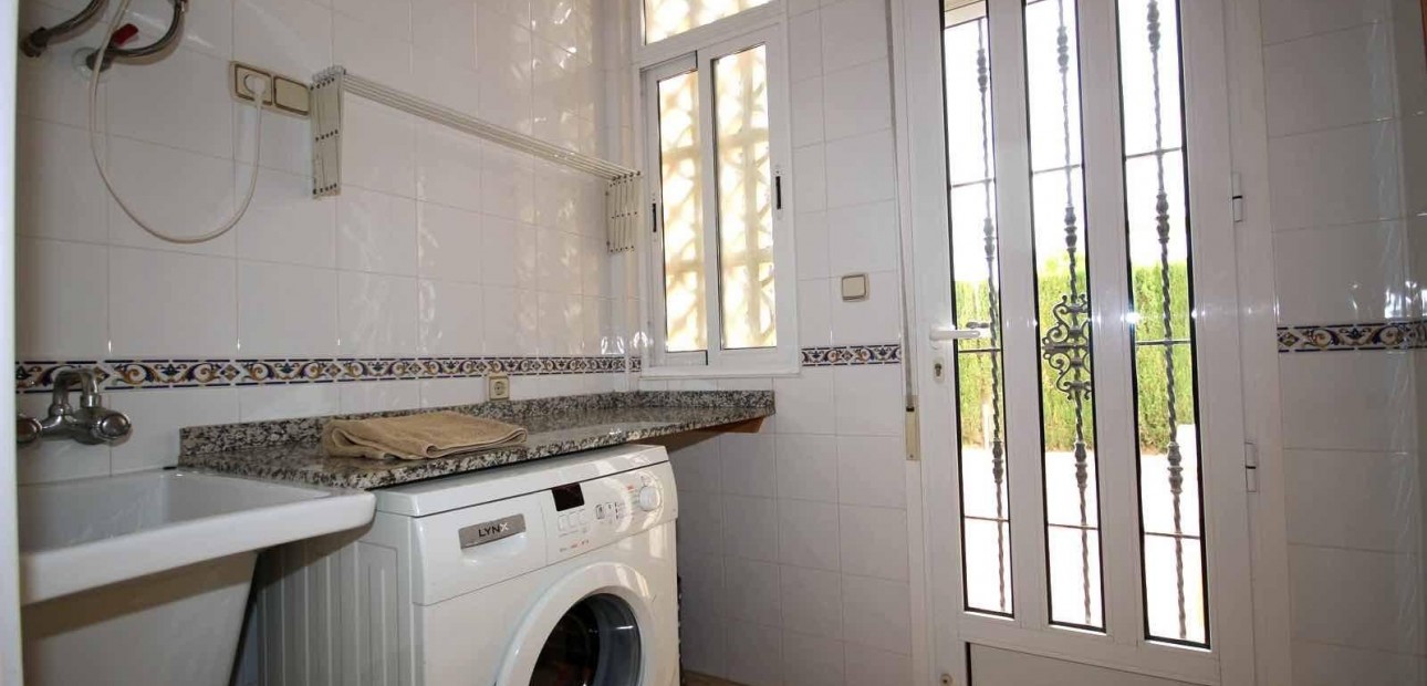 Herverkoop - House -
Guardamar del Segura - Urb el raso