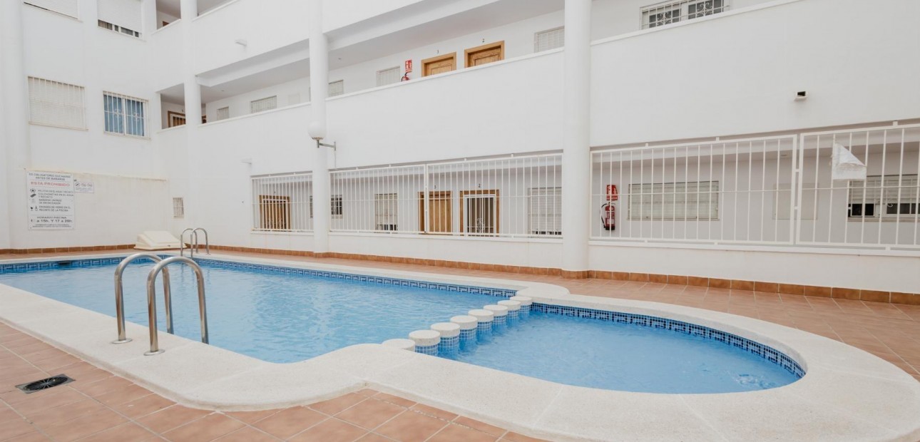 Venta - Apartamento / piso -
Torrevieja - Playa de los locos