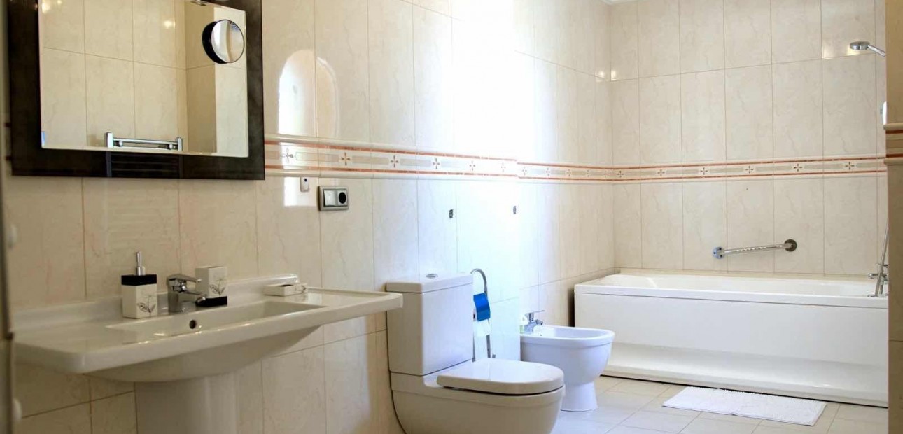 Herverkoop - Villa -
Ciudad quesada - Costa blanca sur