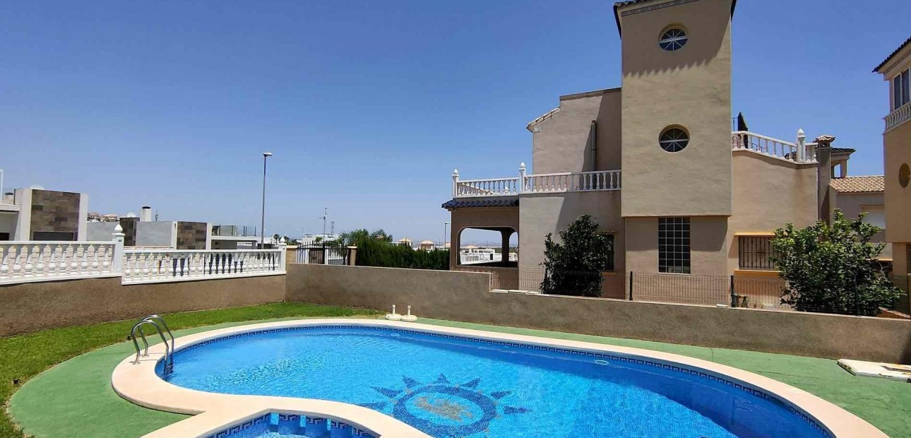 Herverkoop - House -
Orihuela Costa - Lomas de Cabo Roig-Los Dolses
