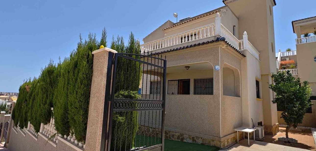 Herverkoop - House -
Orihuela Costa - Lomas de Cabo Roig-Los Dolses