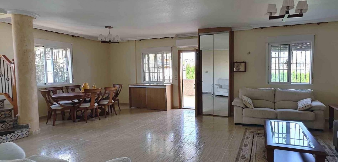 Herverkoop - House -
Orihuela Costa - Lomas de Cabo Roig-Los Dolses