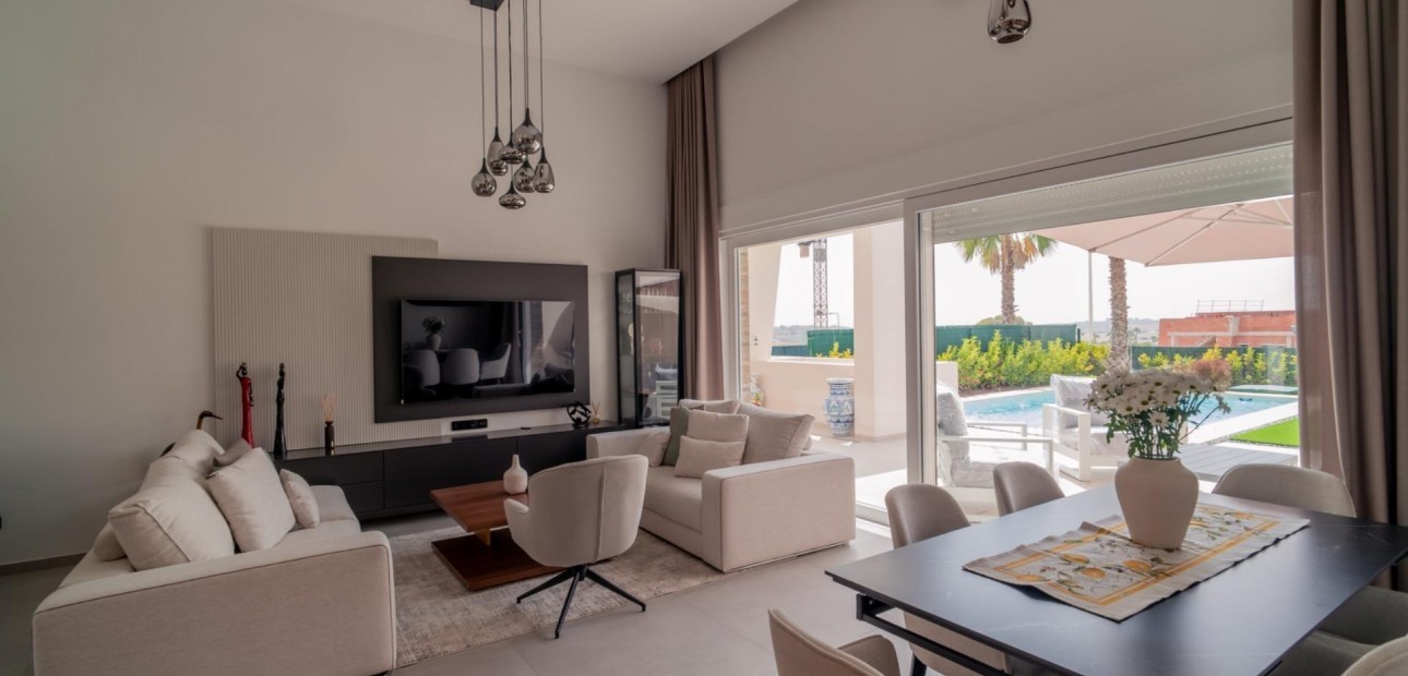 Herverkoop - Villa -
Algorfa - Comunidad valenciana