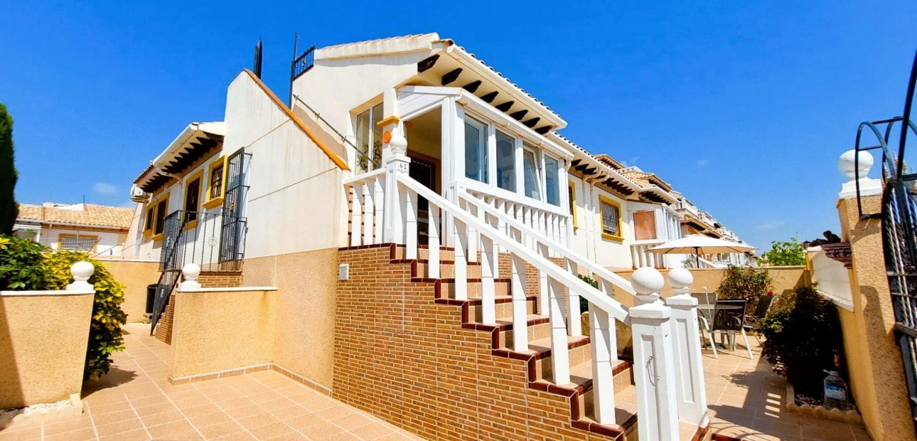 Herverkoop - Villa -
Orihuela Costa - Lomas de Cabo Roig-Los Dolses