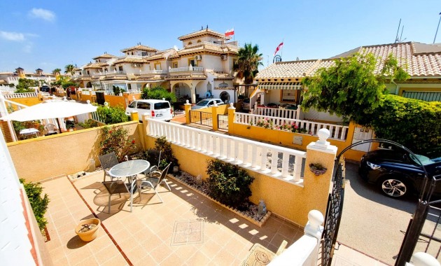 Herverkoop - Villa -
Orihuela Costa - Lomas de Cabo Roig-Los Dolses