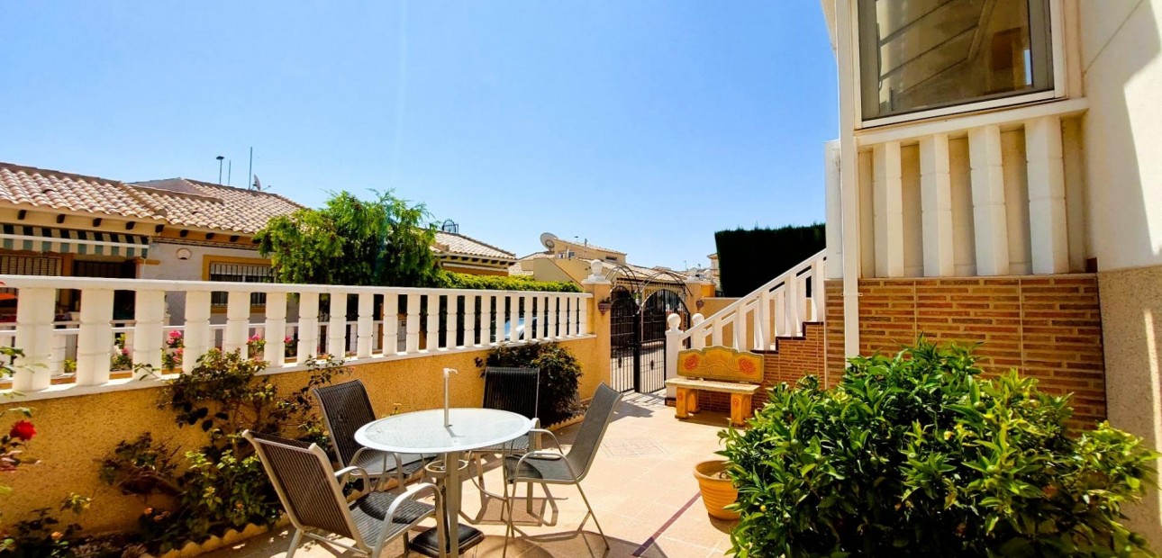 Herverkoop - Villa -
Orihuela Costa - Lomas de Cabo Roig-Los Dolses