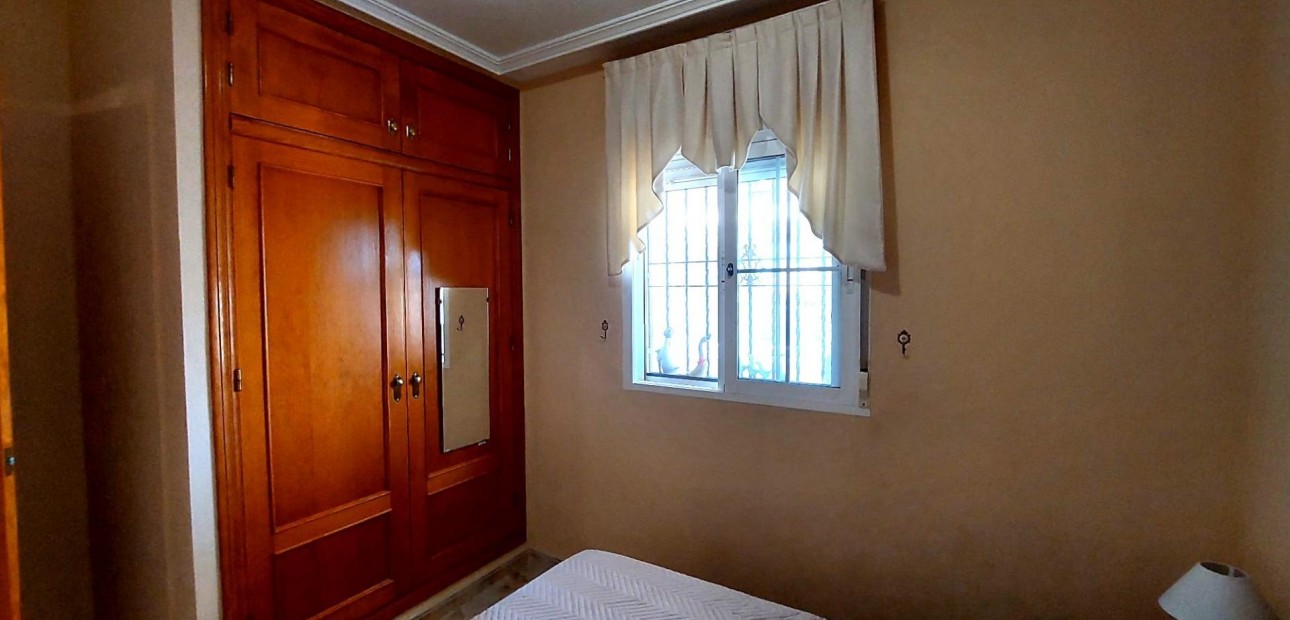 Herverkoop - Villa -
Orihuela Costa - Lomas de Cabo Roig-Los Dolses