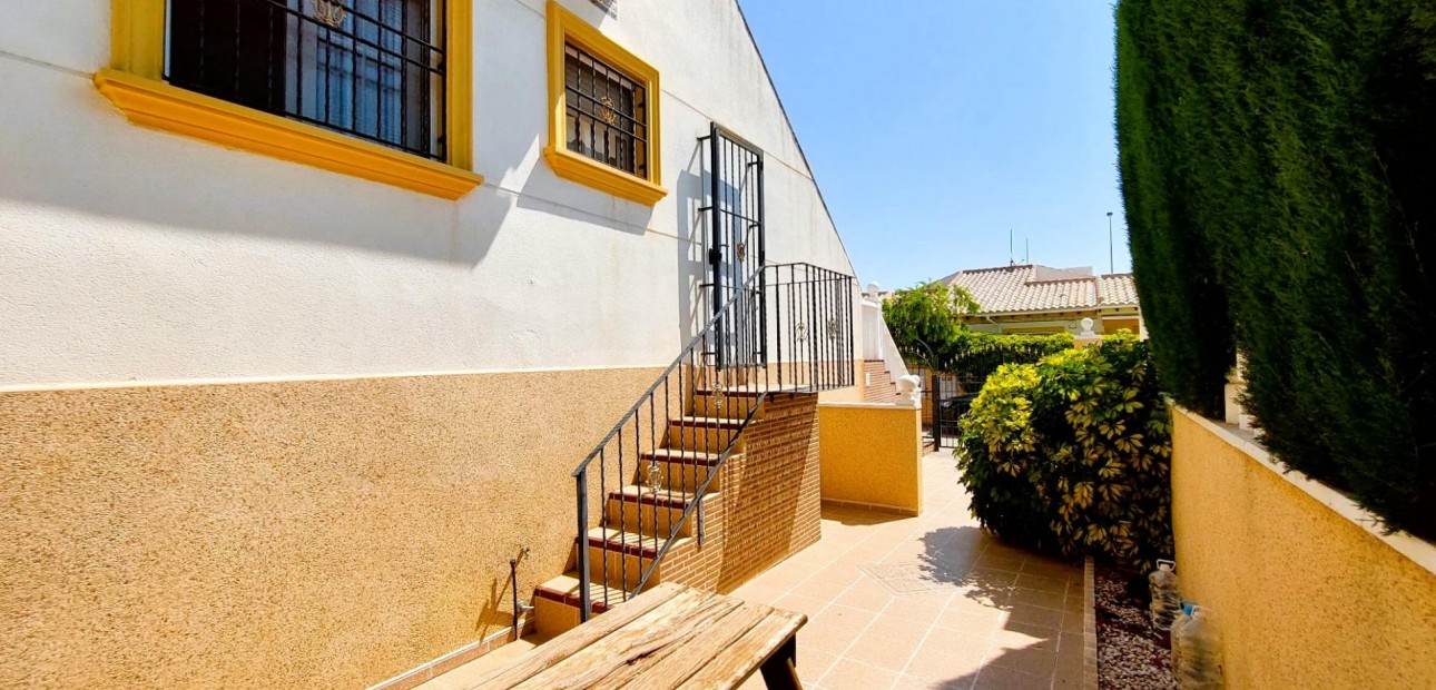 Herverkoop - Villa -
Orihuela Costa - Lomas de Cabo Roig-Los Dolses