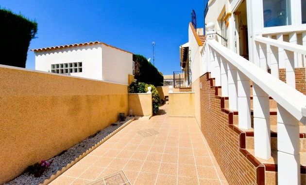 Herverkoop - Villa -
Orihuela Costa - Lomas de Cabo Roig-Los Dolses
