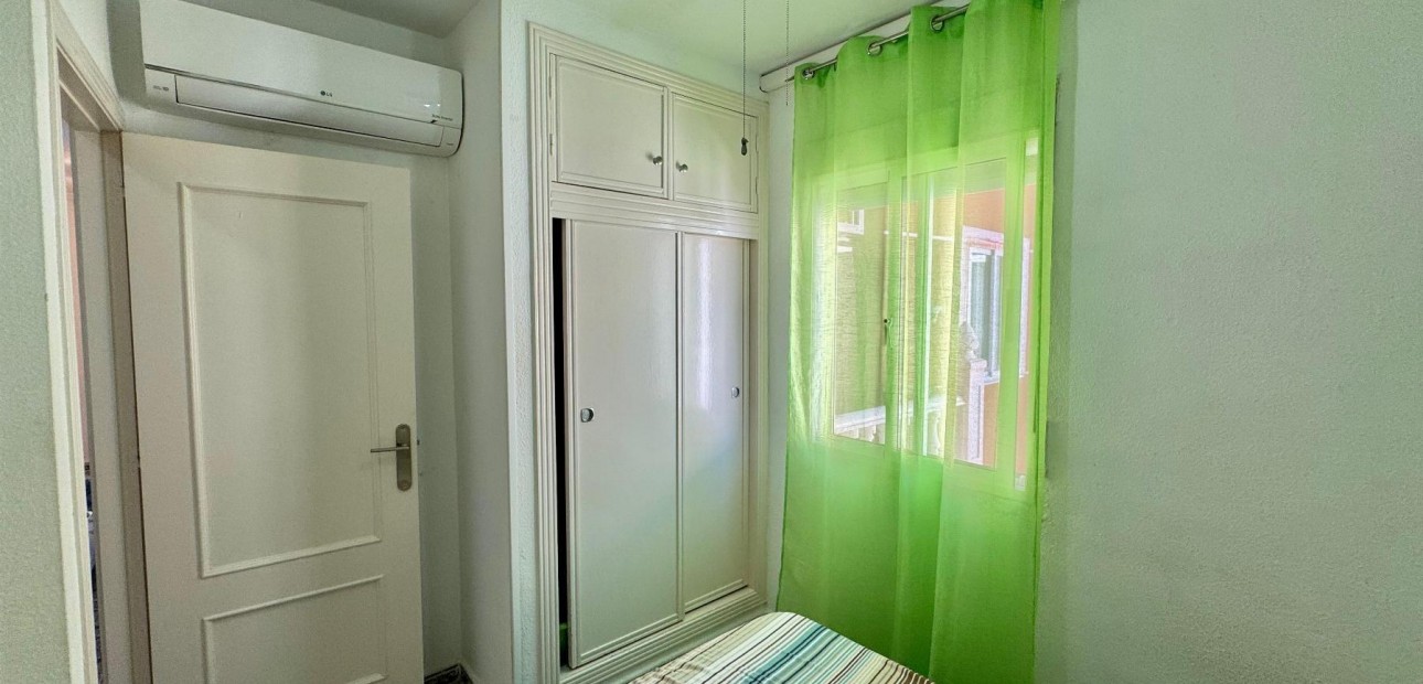 Sale - Apartment / flat -
Torrevieja - Estacion de autobuses