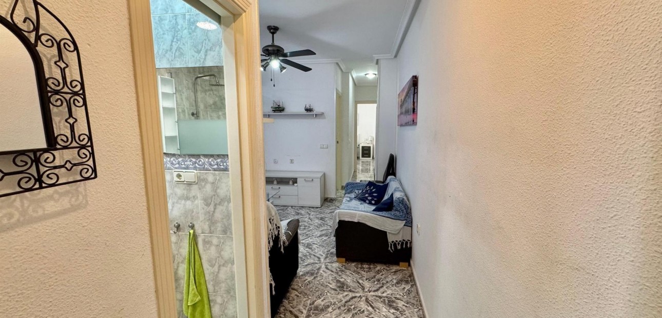 Sale - Apartment / flat -
Torrevieja - Estacion de autobuses