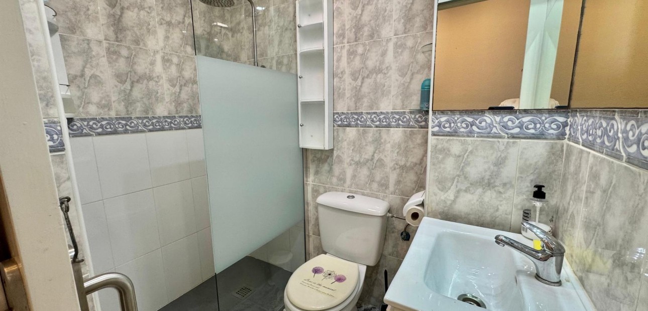 Sale - Apartment / flat -
Torrevieja - Estacion de autobuses