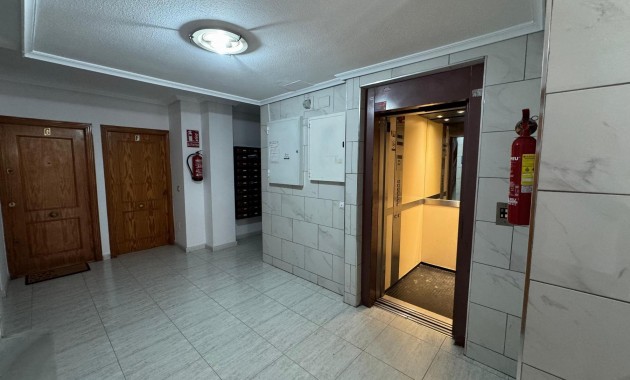 Sale - Apartment / flat -
Torrevieja - Estacion de autobuses