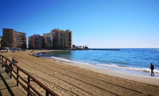 Sale - Apartment / flat -
Torrevieja - Estacion de autobuses