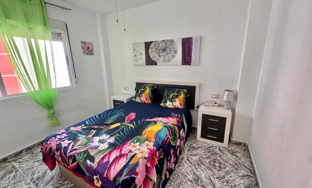Sale - Apartment / flat -
Torrevieja - Estacion de autobuses