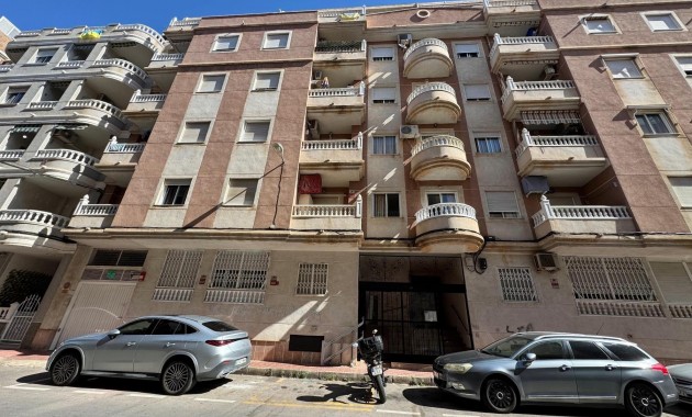 Sale - Apartment / flat -
Torrevieja - Estacion de autobuses