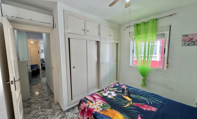 Sale - Apartment / flat -
Torrevieja - Estacion de autobuses
