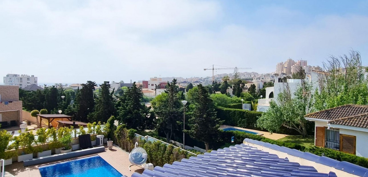 Sale - Villa -
Torrevieja - Torre la mata