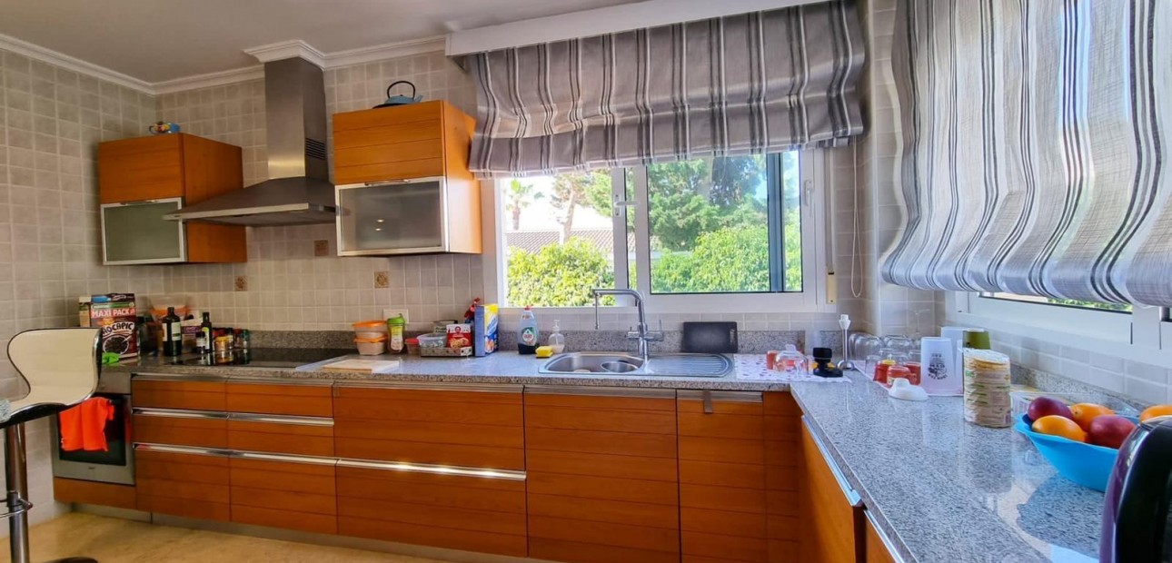Sale - Villa -
Torrevieja - Torre la mata