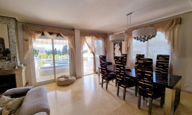 Sale - Villa -
Torrevieja - Torre la mata