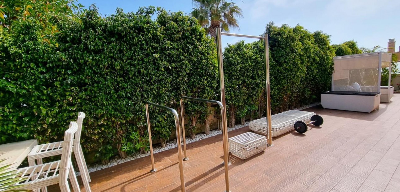 Sale - Villa -
Torrevieja - Torre la mata