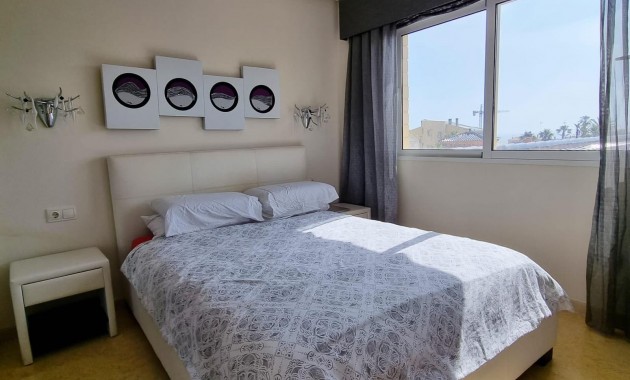 Sale - Villa -
Torrevieja - Torre la mata