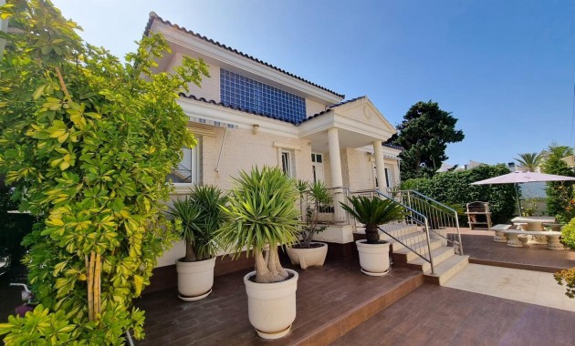 Sale - Villa -
Torrevieja - Torre la mata