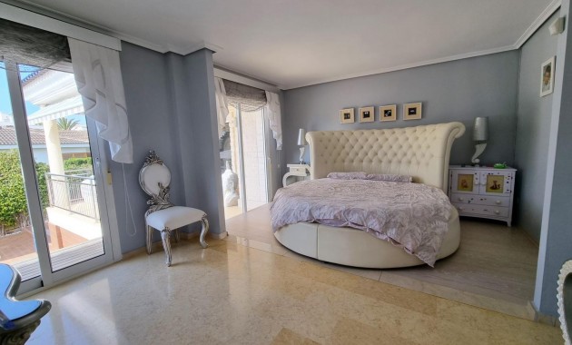 Sale - Villa -
Torrevieja - Torre la mata