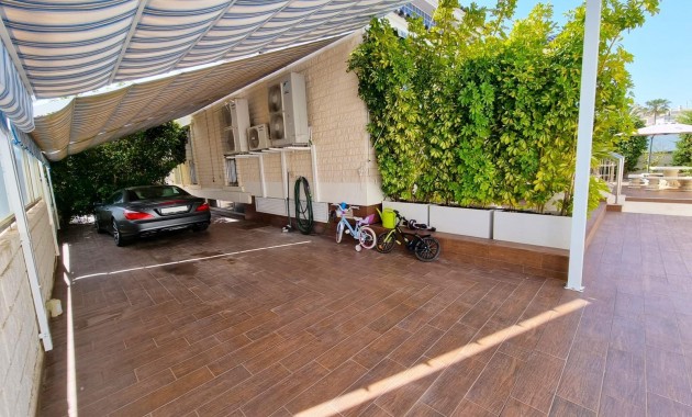 Sale - Villa -
Torrevieja - Torre la mata