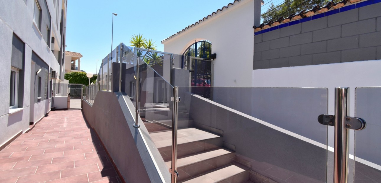 Venta - Apartamento / piso -
Orihuela Costa - Villamartin