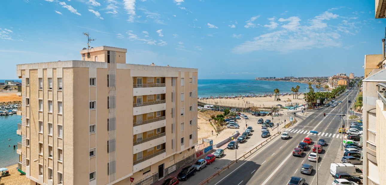 Herverkoop - Apartment - Penthouse -
Torrevieja