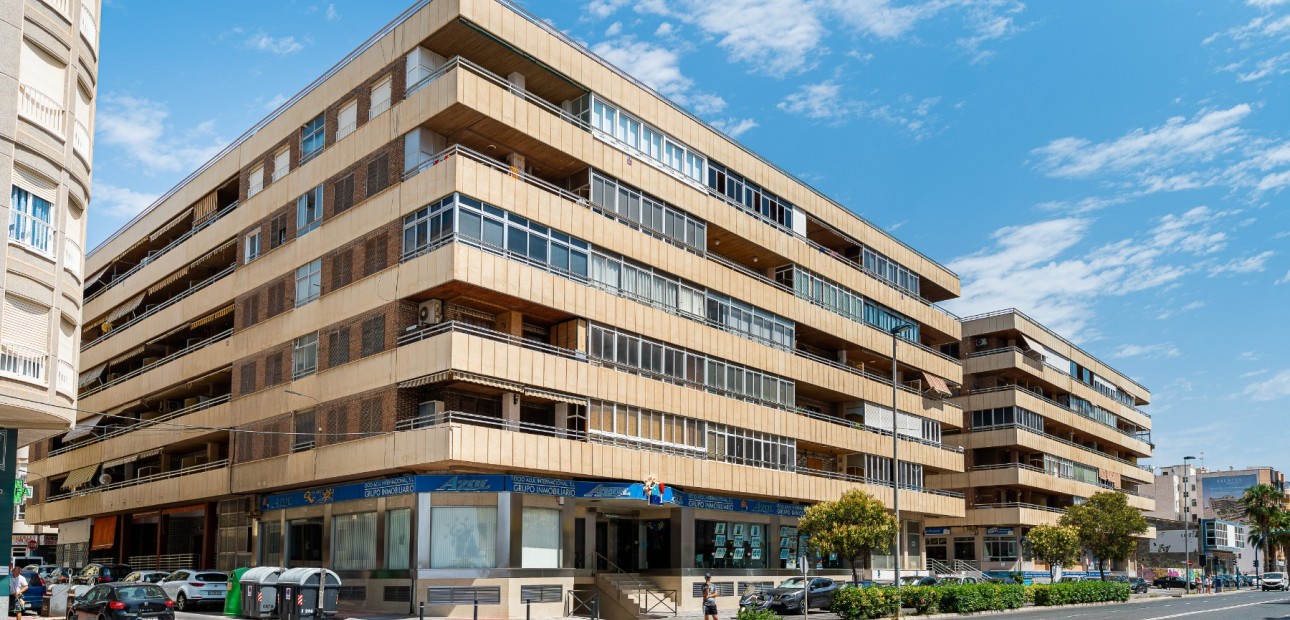 Herverkoop - Apartment - Penthouse -
Torrevieja