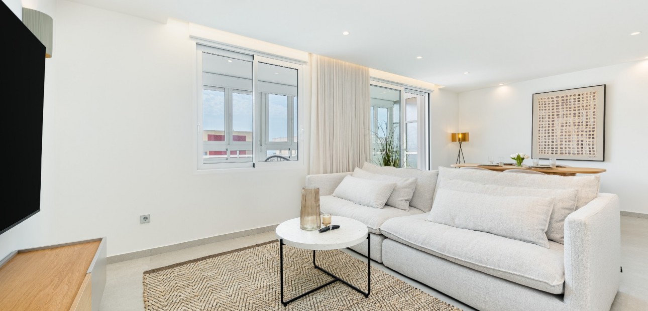 Herverkoop - Apartment - Penthouse -
Torrevieja