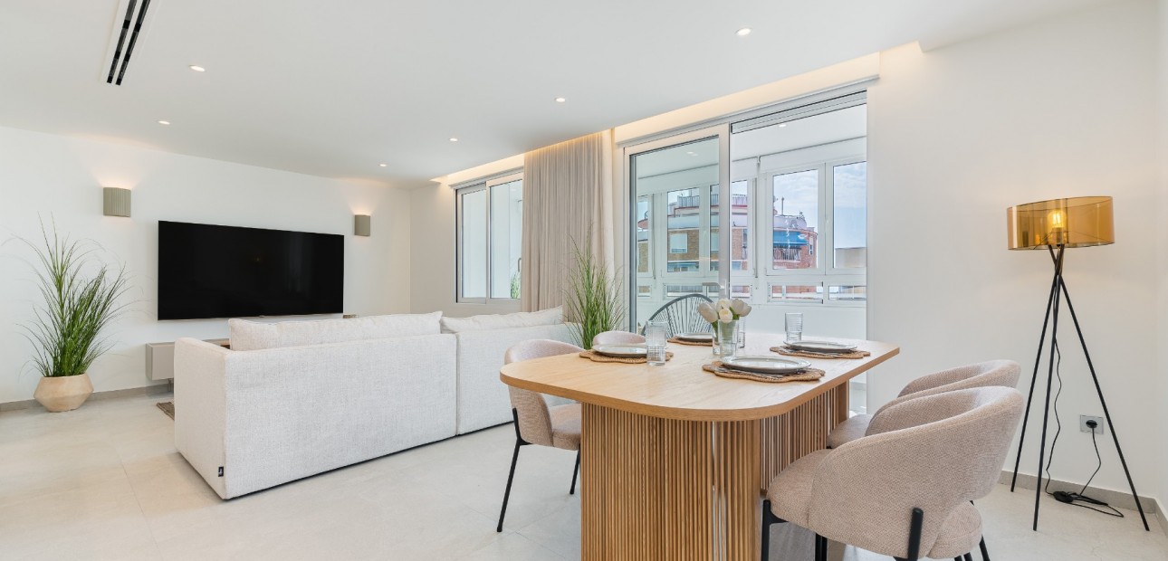 Herverkoop - Apartment - Penthouse -
Torrevieja