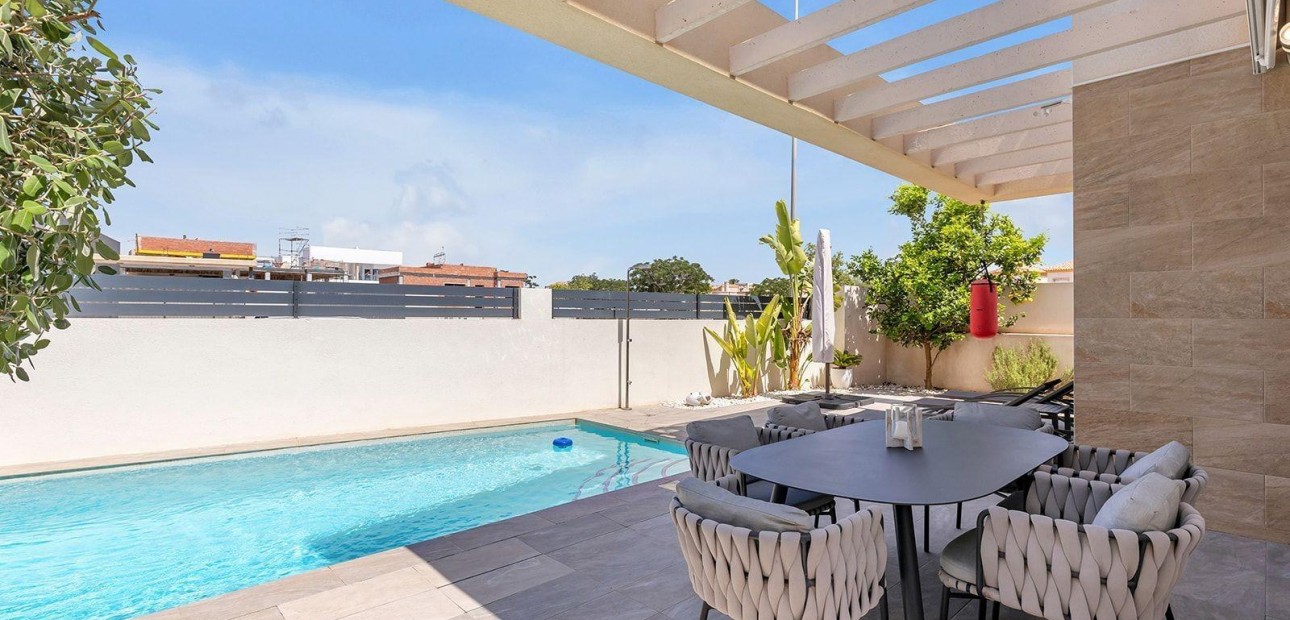 Venta - Villa -
Torrevieja - Torretas