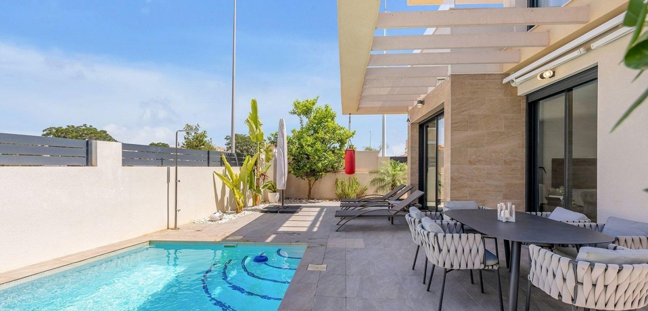 Venta - Villa -
Torrevieja - Torretas