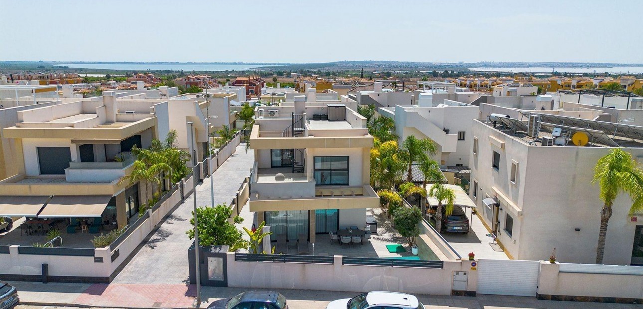 Venta - Villa -
Torrevieja - Torretas