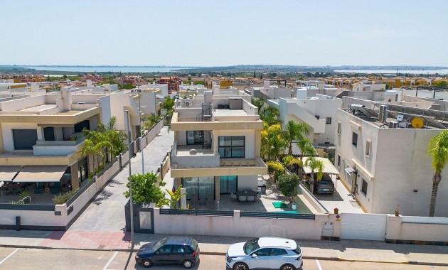 Venta - Villa -
Torrevieja - Torretas