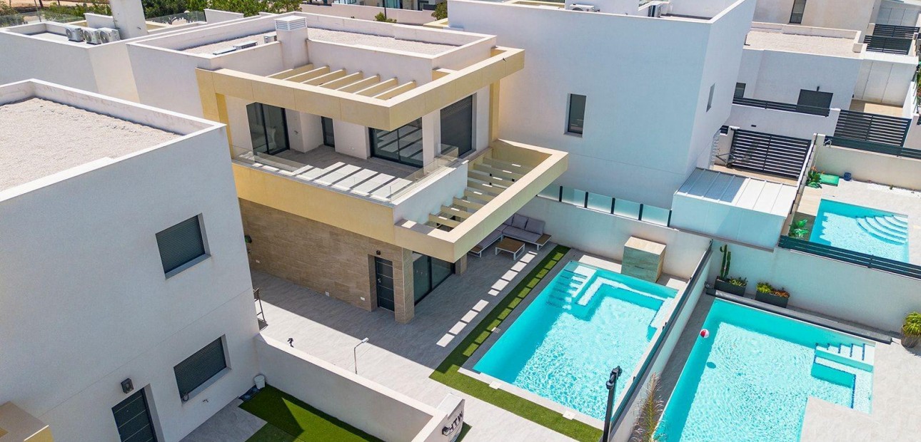 Venta - Villa -
Torrevieja - Torretas