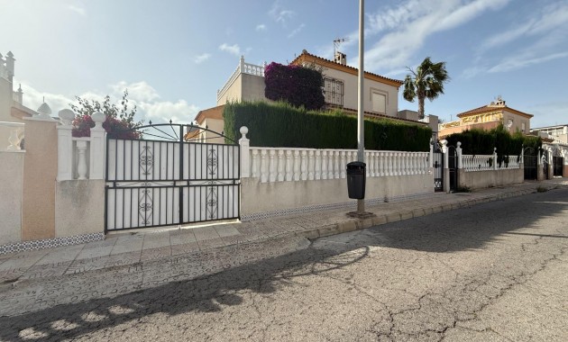 Sale - Villa -
Orihuela Costa - Villamartín-Las Filipinas