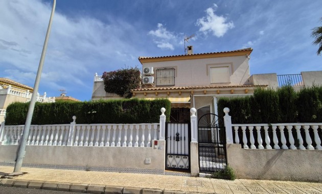 Sale - Villa -
Orihuela Costa - Villamartín-Las Filipinas