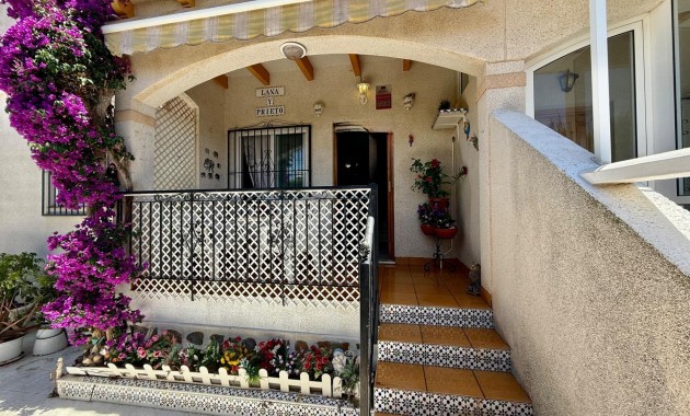 Sale - Villa -
Orihuela Costa - Villamartín-Las Filipinas