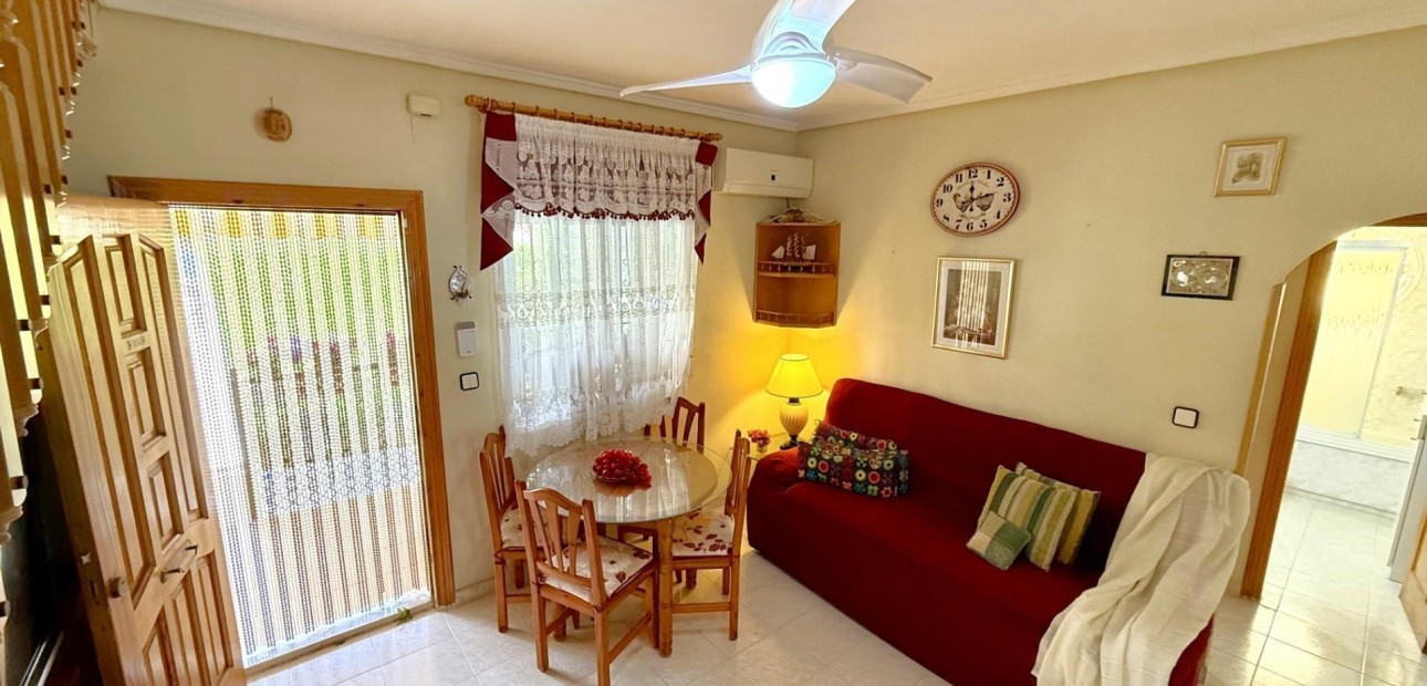 Sale - Villa -
Orihuela Costa - Villamartín-Las Filipinas